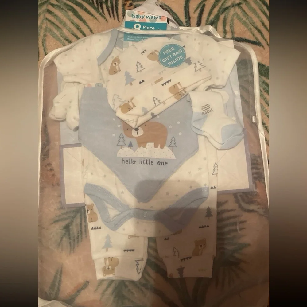 Baby gift set outfit
